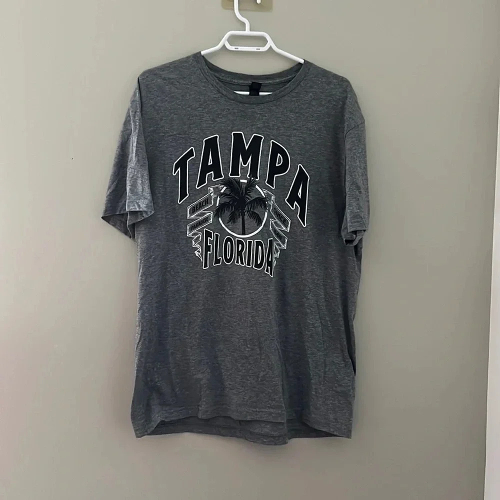 Gildan Tampa Florida Graphic T-Shirt Gray Palm Tree Size Large